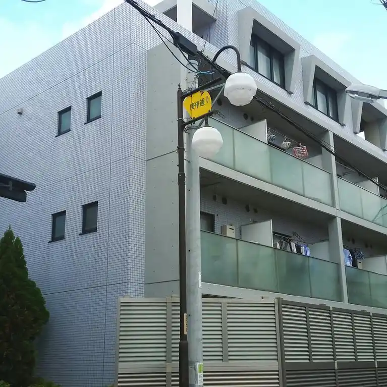 イズム 外観