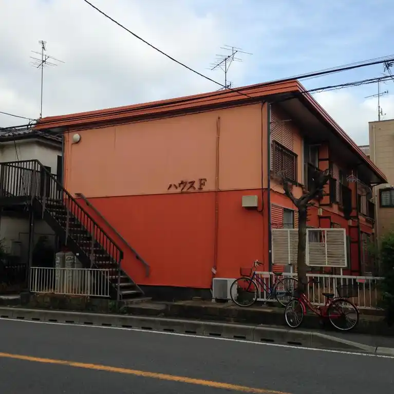 ハウス F