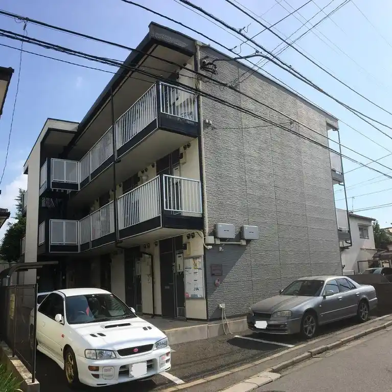 レオパレスKosmos 外観