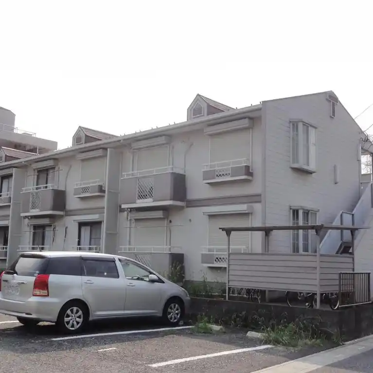 ファミーユ中村五番館 外観