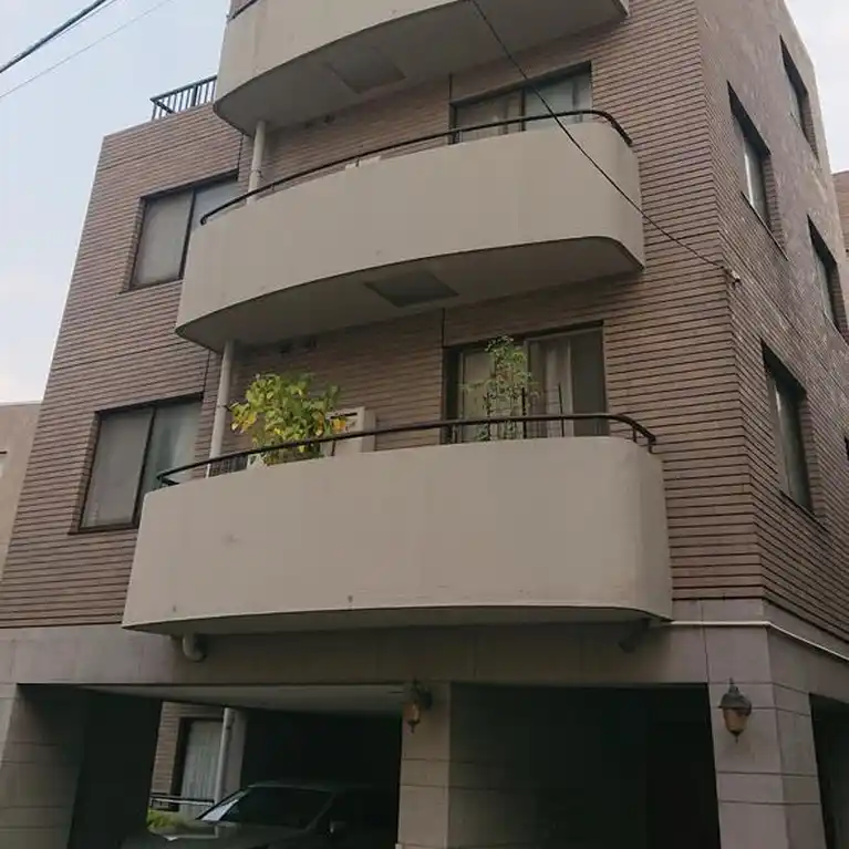 メゾンドラリコルヌ要町