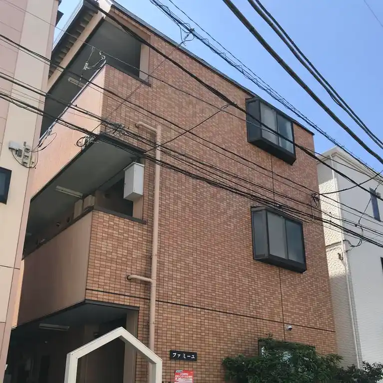 ファミーユ 外観