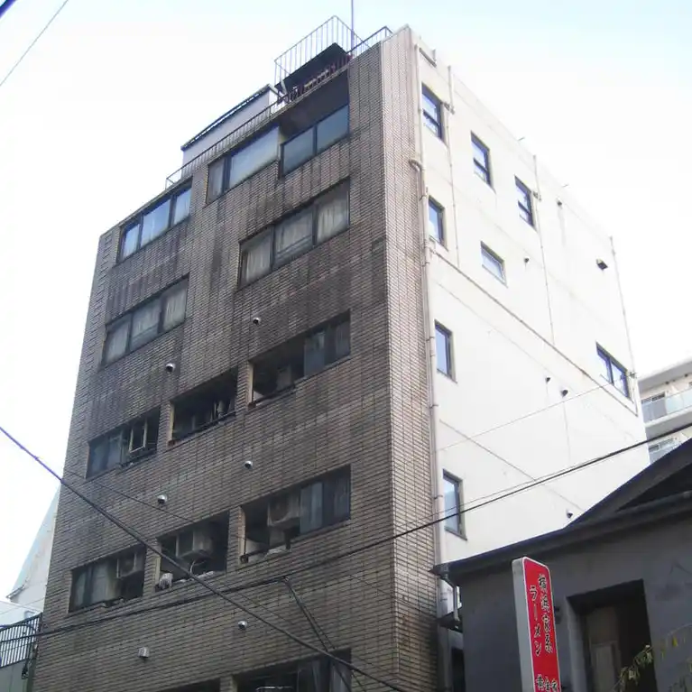 コセムラビルアドバンスアパートメントハウス