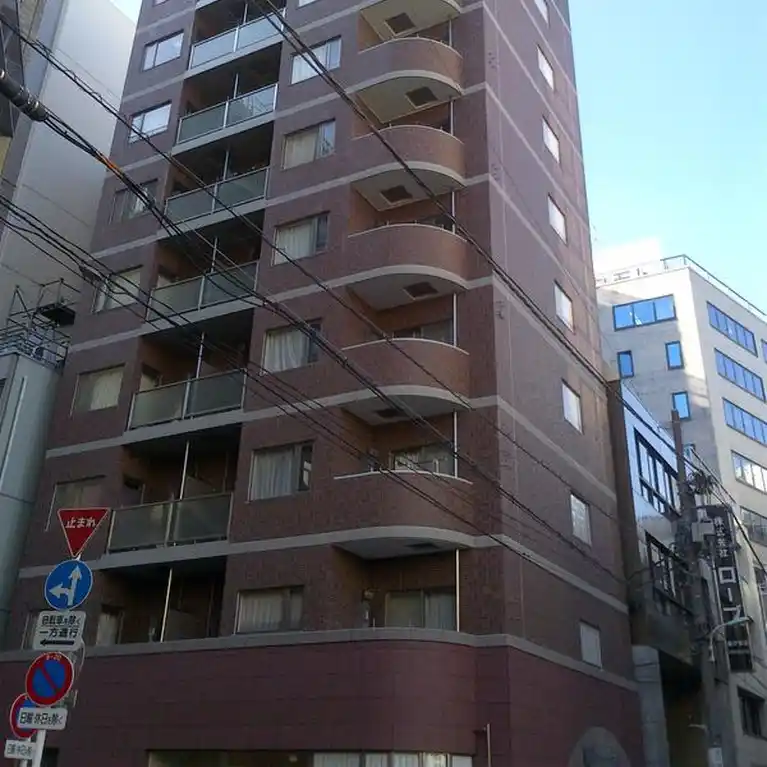 シャンブリーズ三越前