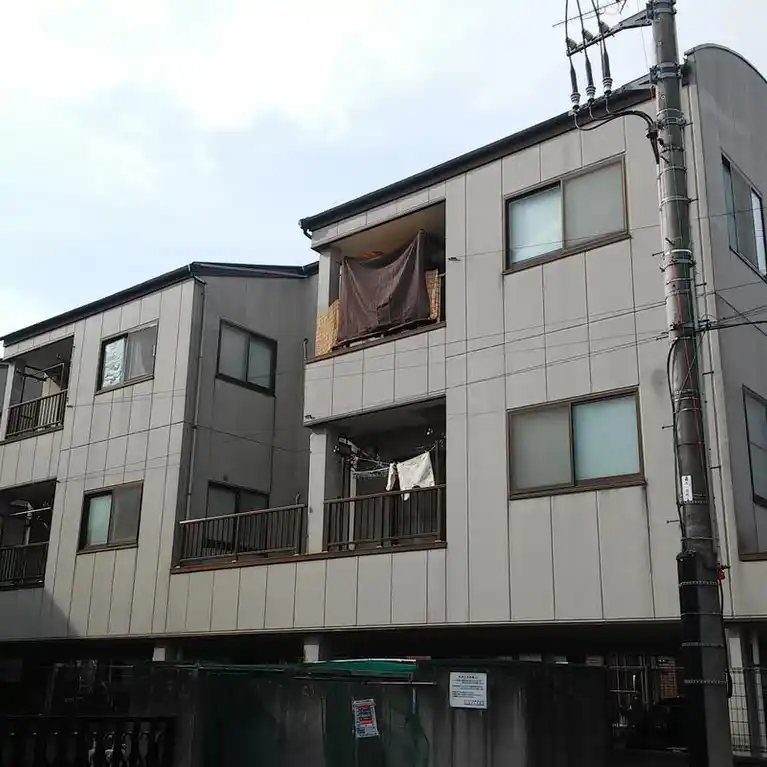 アイアン2 外観