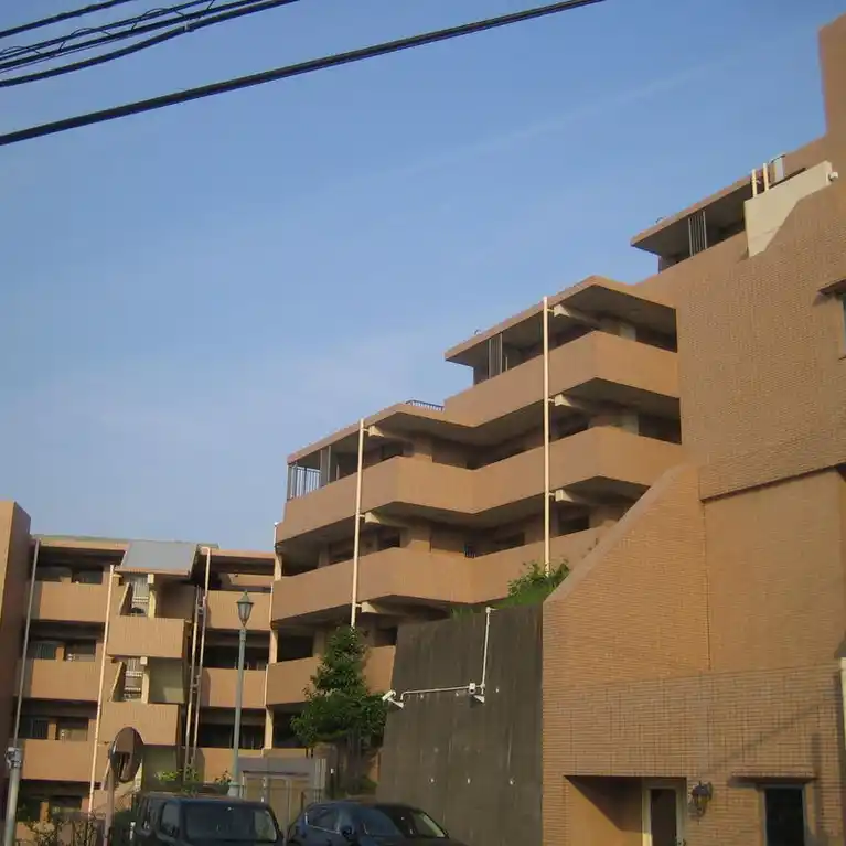 ヴェルビュ上大岡