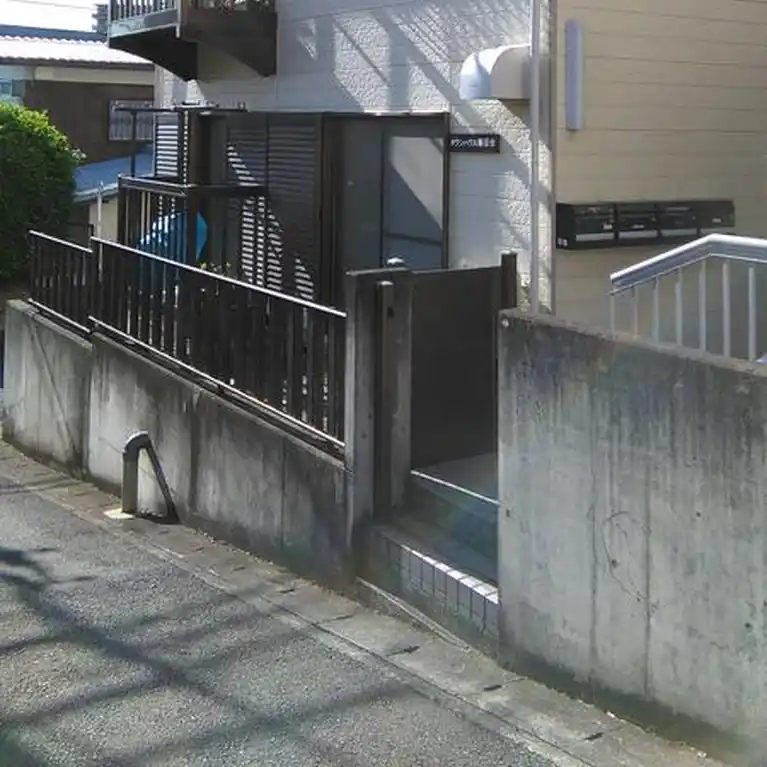 タウンハウス新百合 外観