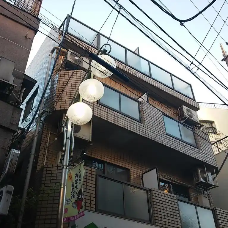 シュロス東裏 外観