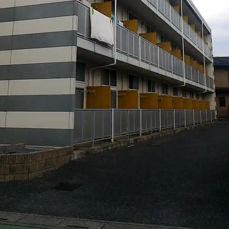 レオパレス光 外観