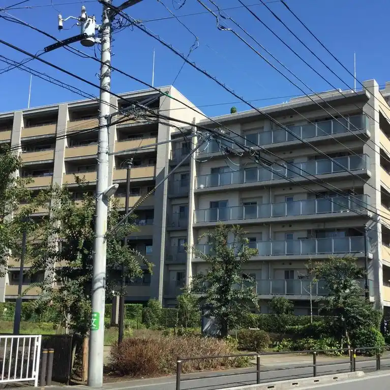 グローブスクエア