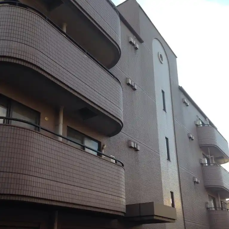 グランプラス五本木