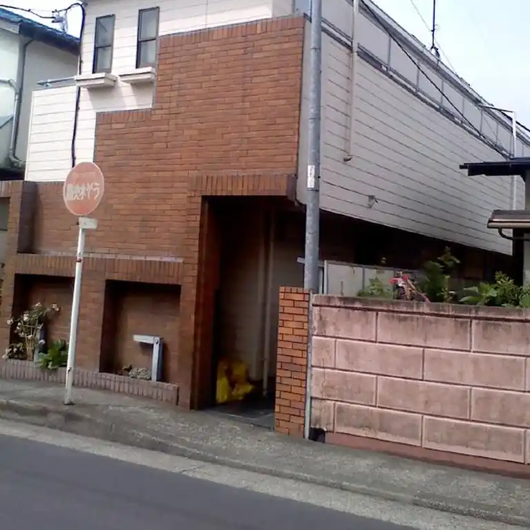 レオパレス南林間 外観