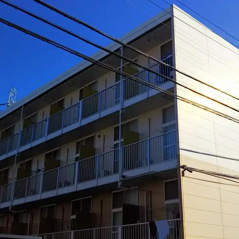 レオパレスフォンターナ 外観