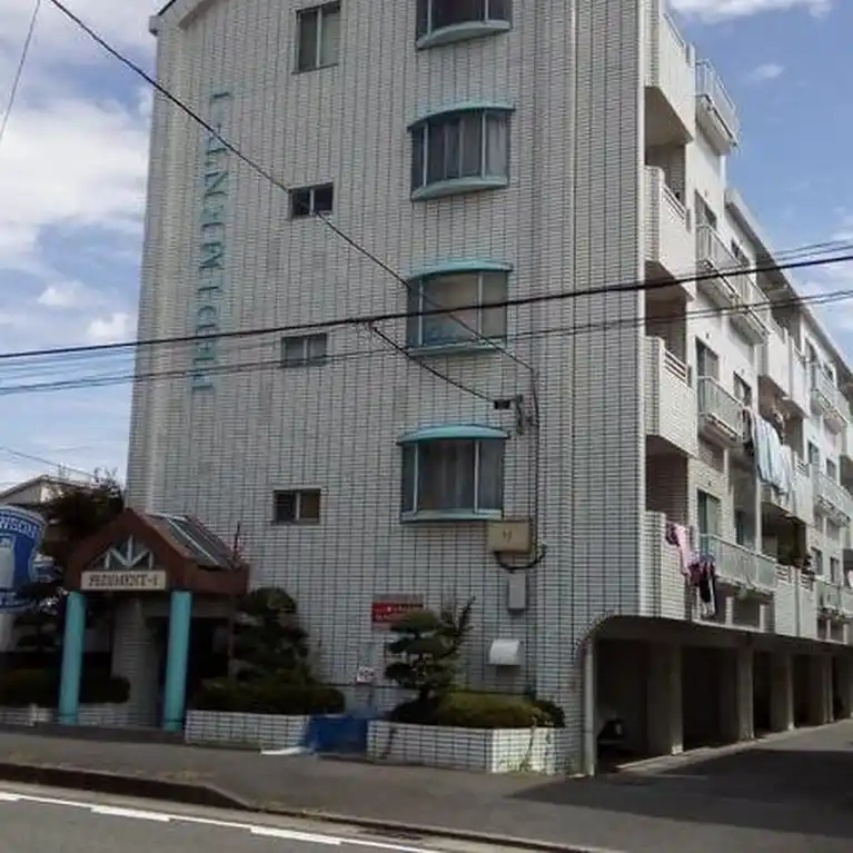 ペディメント・I