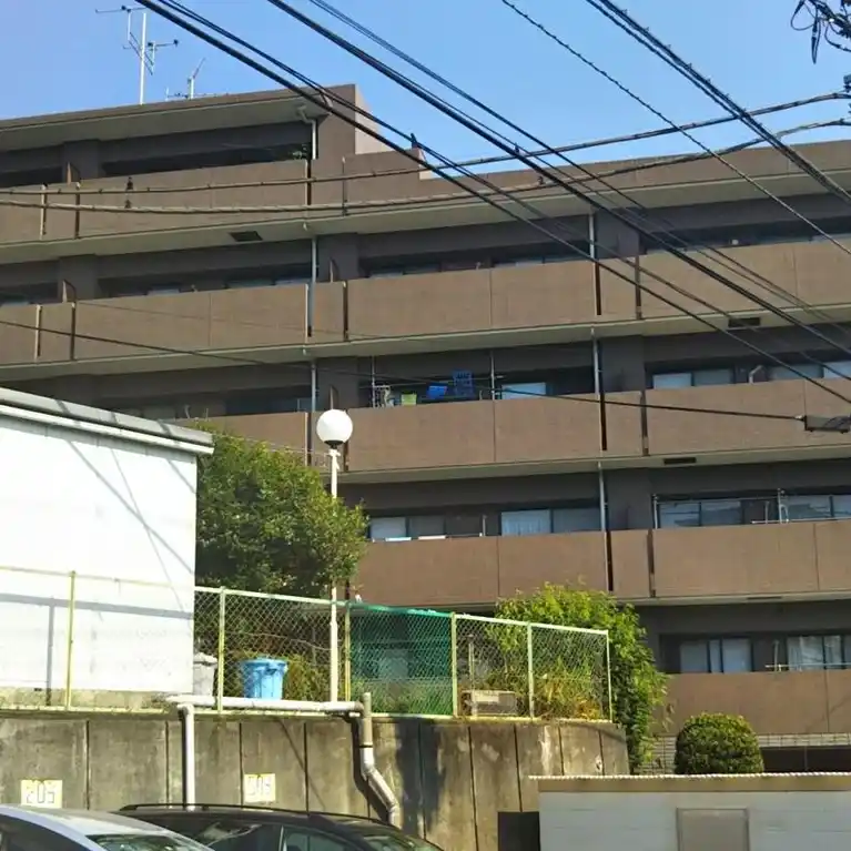モア・クレスト生田 外観