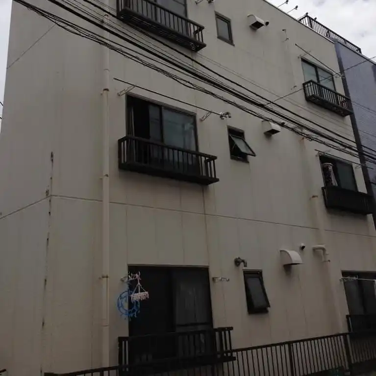 アドニス 外観