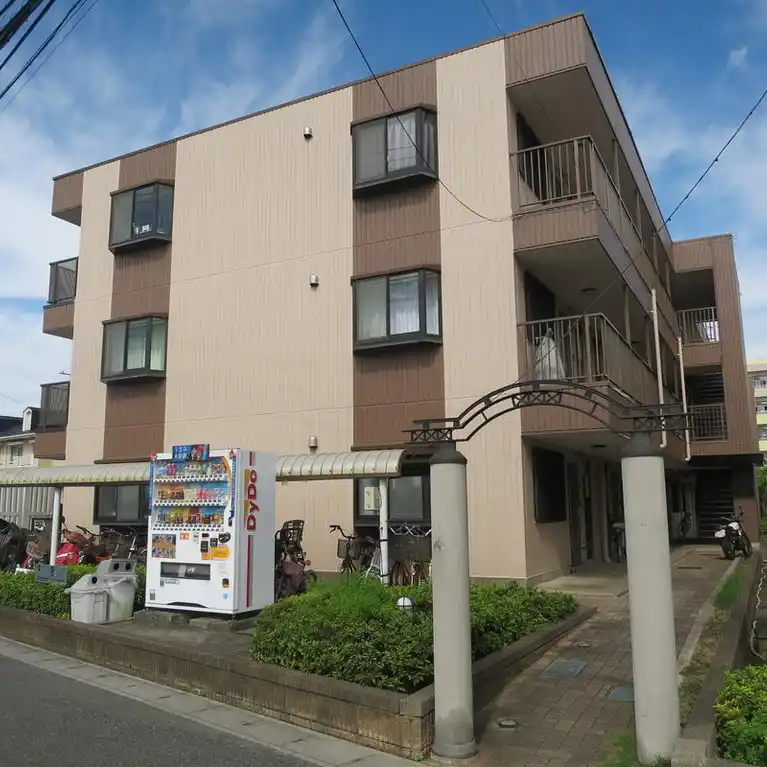 THIRTY-THREE 外観