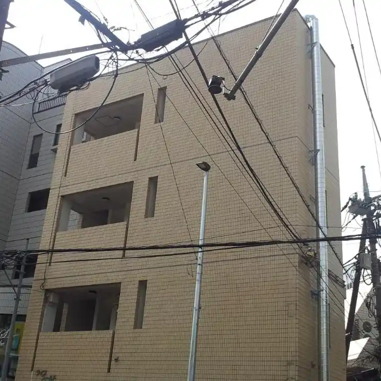 ライブフィールド 外観