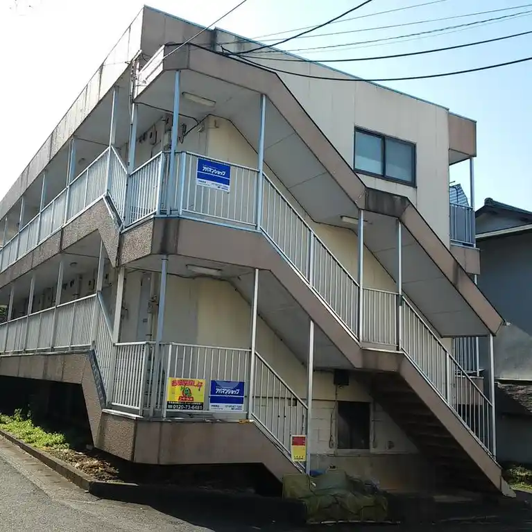 ホワイトハウス伊勢原 外観