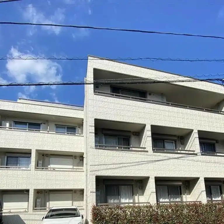 オークス 外観