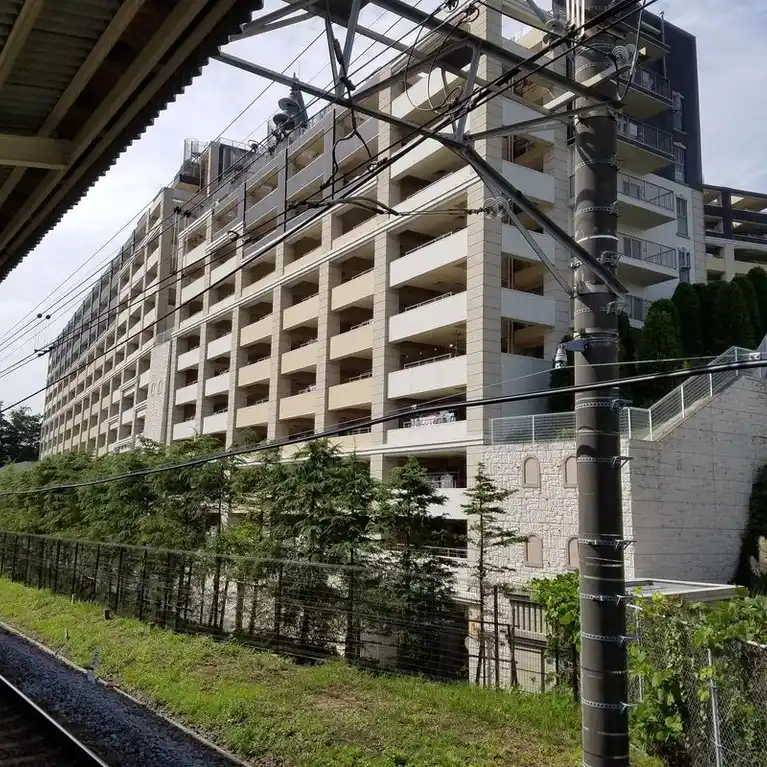 レイディアントシティ本郷台