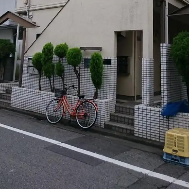 ラスール・イナII 外観