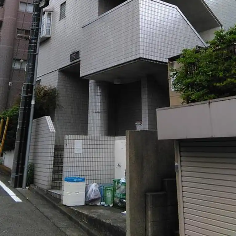 KAKUビル 外観