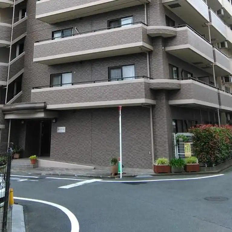 シャンティ・エム 外観