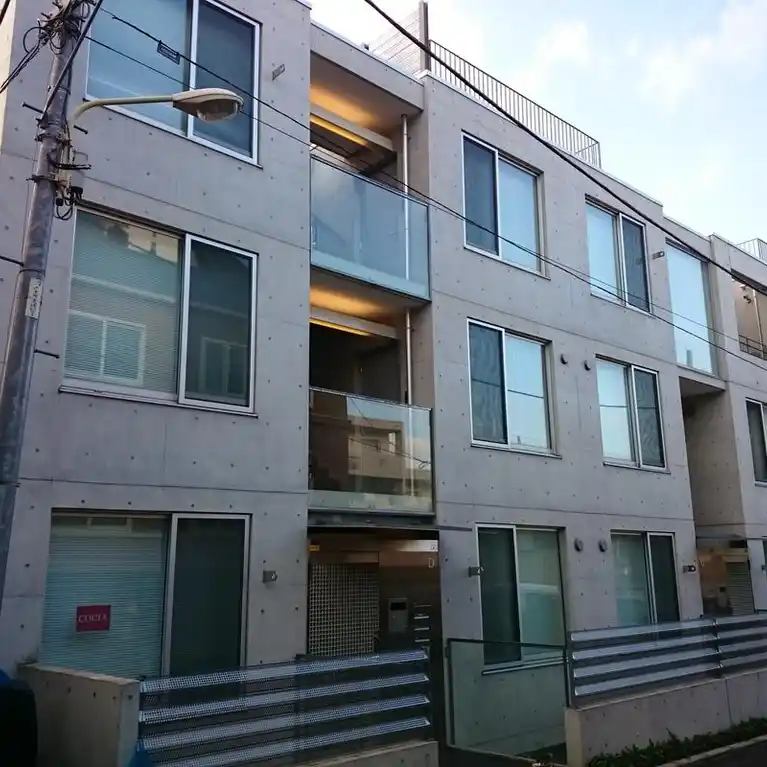 ModeliaBrut表参道 外観