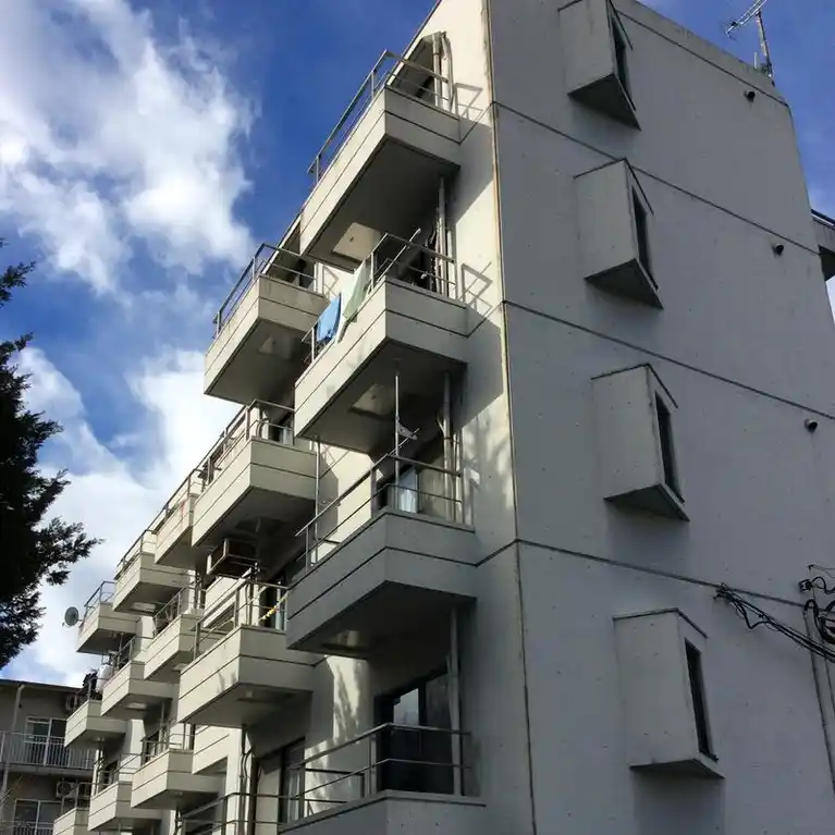 リヴィエール鶴牧 外観