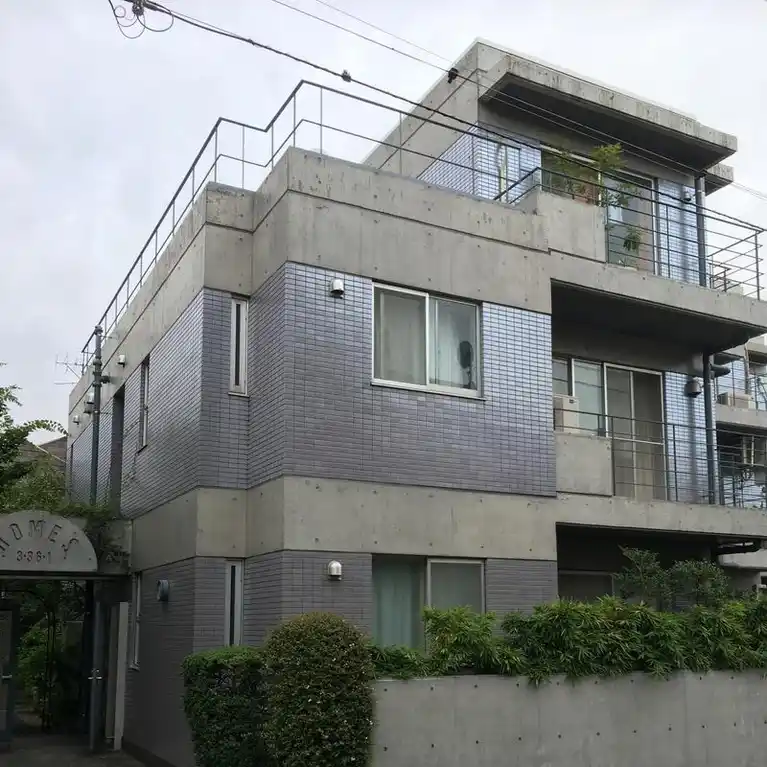 ホームズ 外観