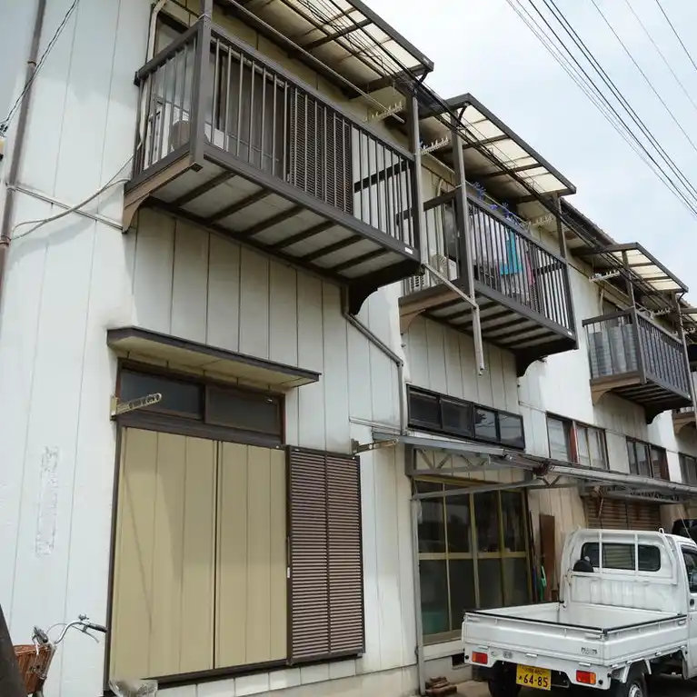 高原荘
