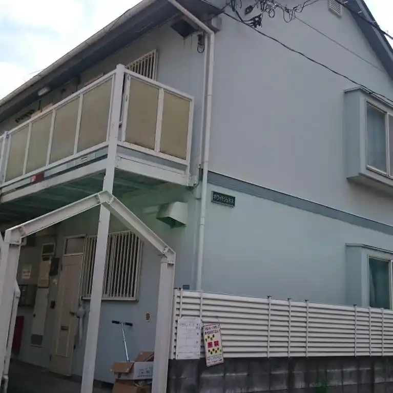 ホワイトジュネス 外観