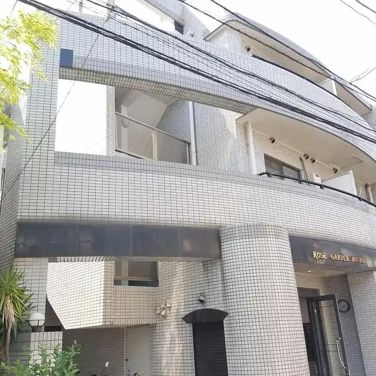 ROSE GARDEN A81番館 外観