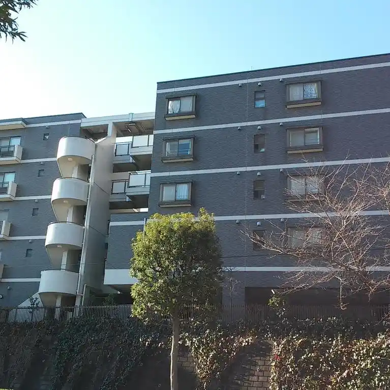 RENOMARKSヨコハマナカマチダイ