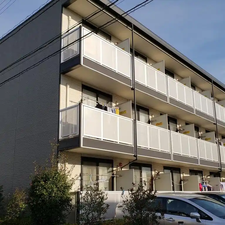 レオパレスプレジオ 外観