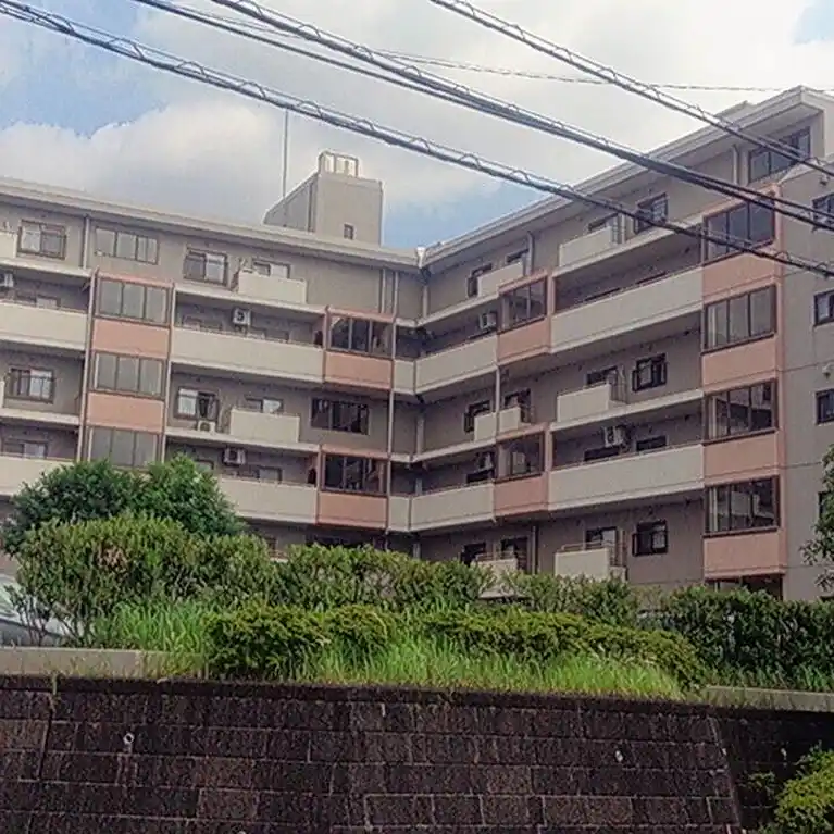 江田ロビニア 外観