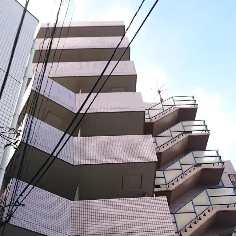 7ストーリーアカバネ 外観