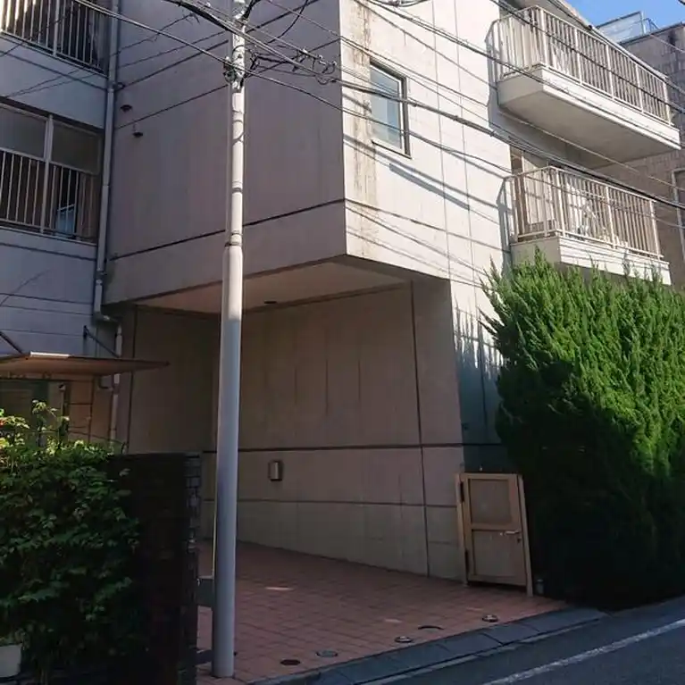 エビデンスモワ 外観