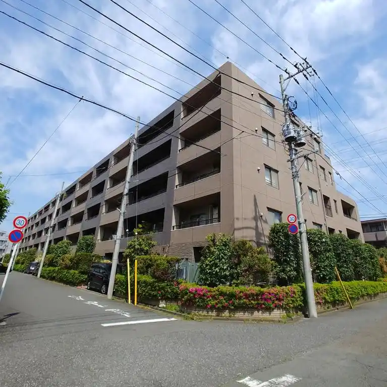 レクセルプラッツァ国立