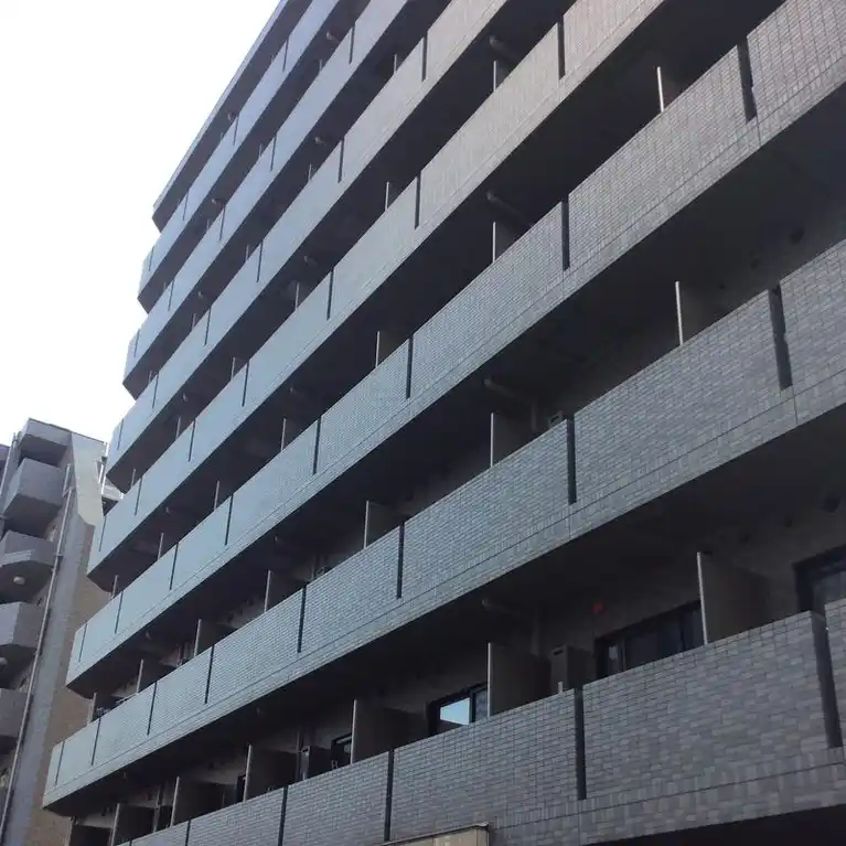 ルーブル学芸大学六番館 外観