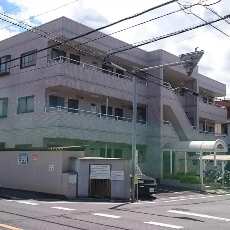 シャトル中央 外観