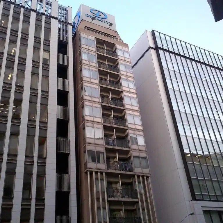 デュオ・スカーラ兜町