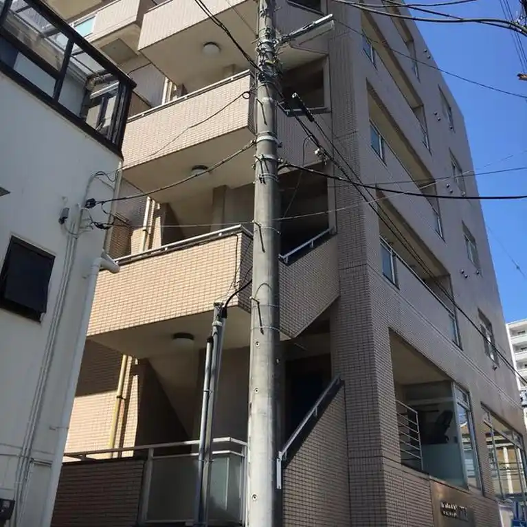 クレスビル