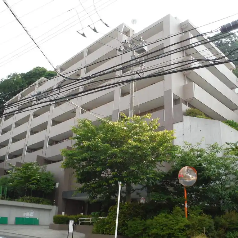プレール鎌倉岡本