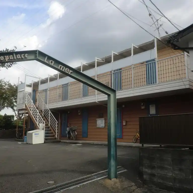 レオパレスラ・メール 外観