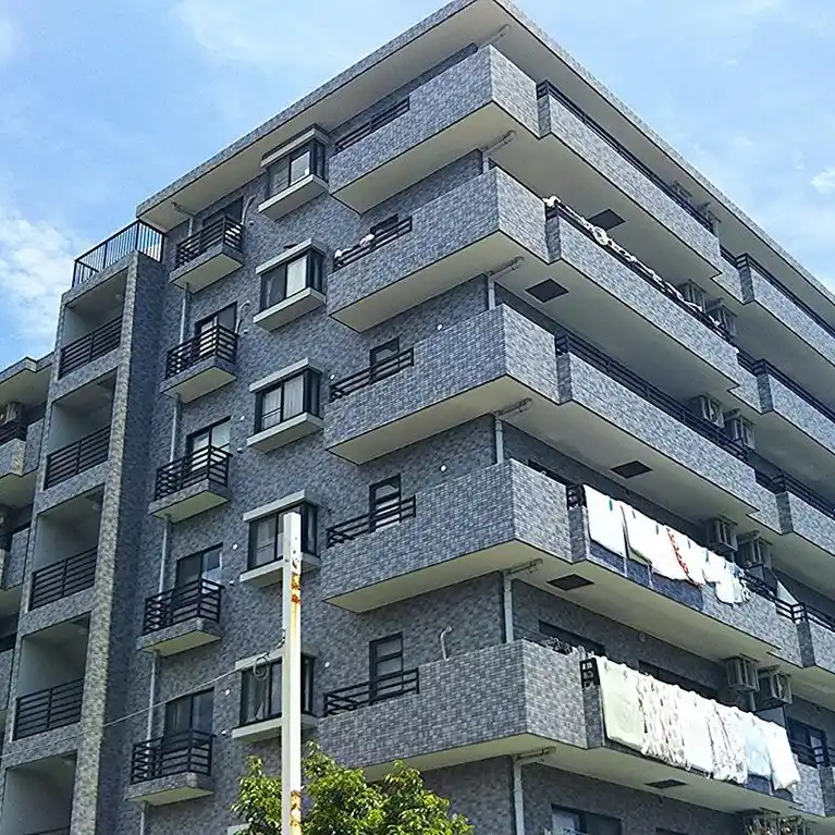 アトラクトマンショントムロ