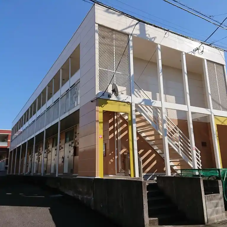 レオパレスルミエール 外観
