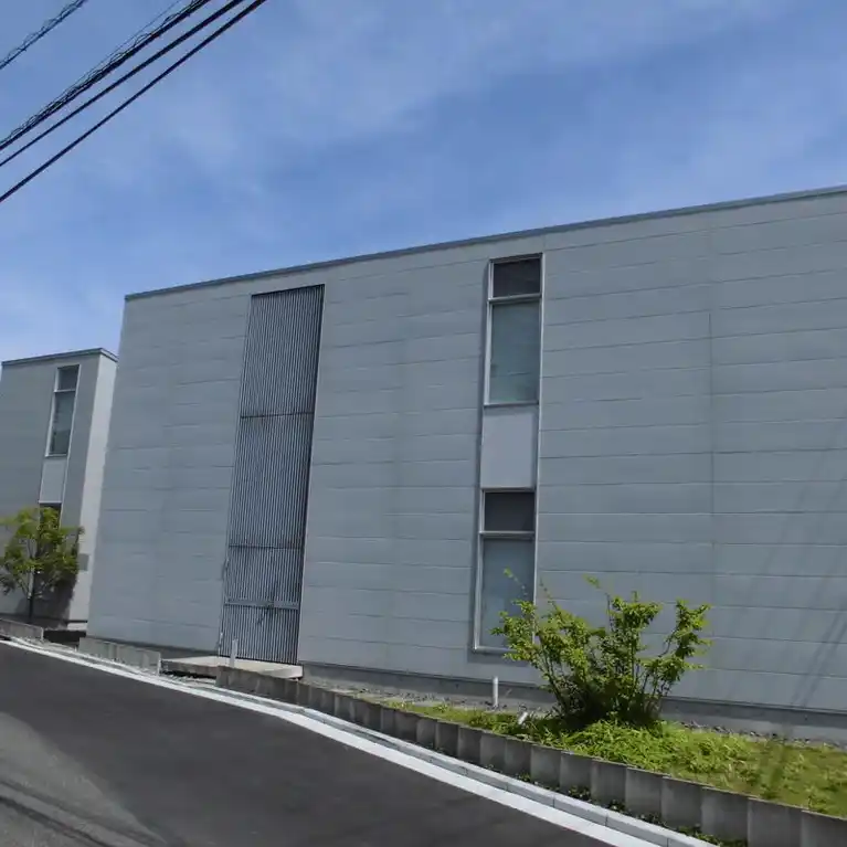 APARTMENTS F1
