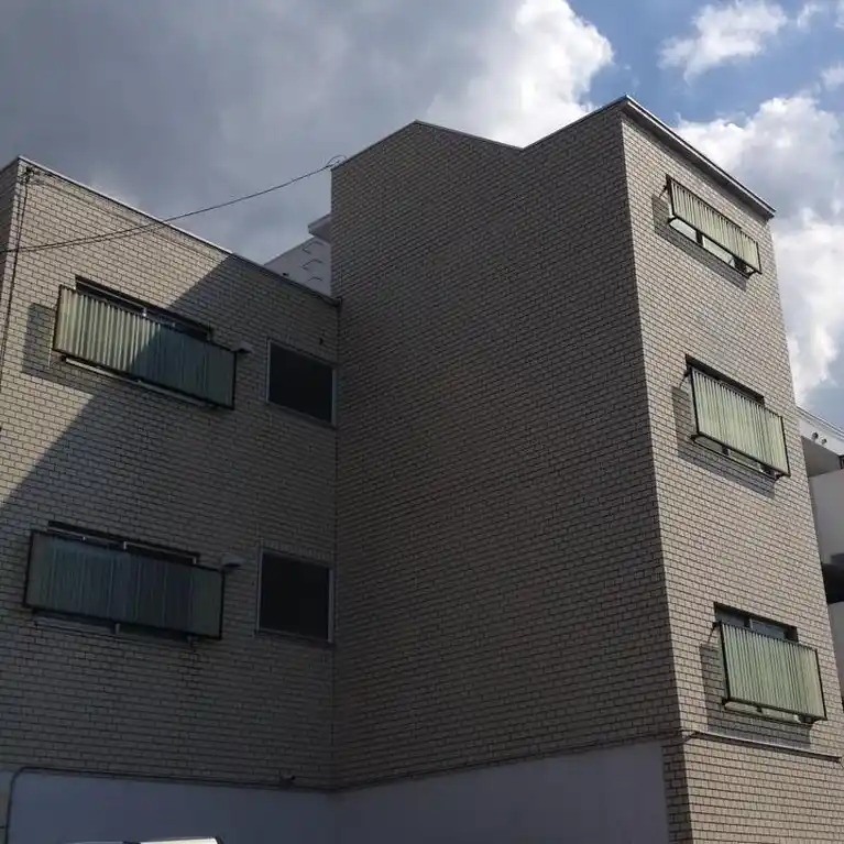 デラこもね 外観